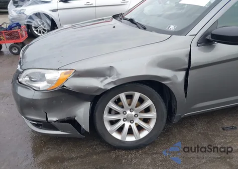 2012 Chrysler 200 Touring z USA, uszkodzony, nr VIN 1C3CCBBB0CN226436